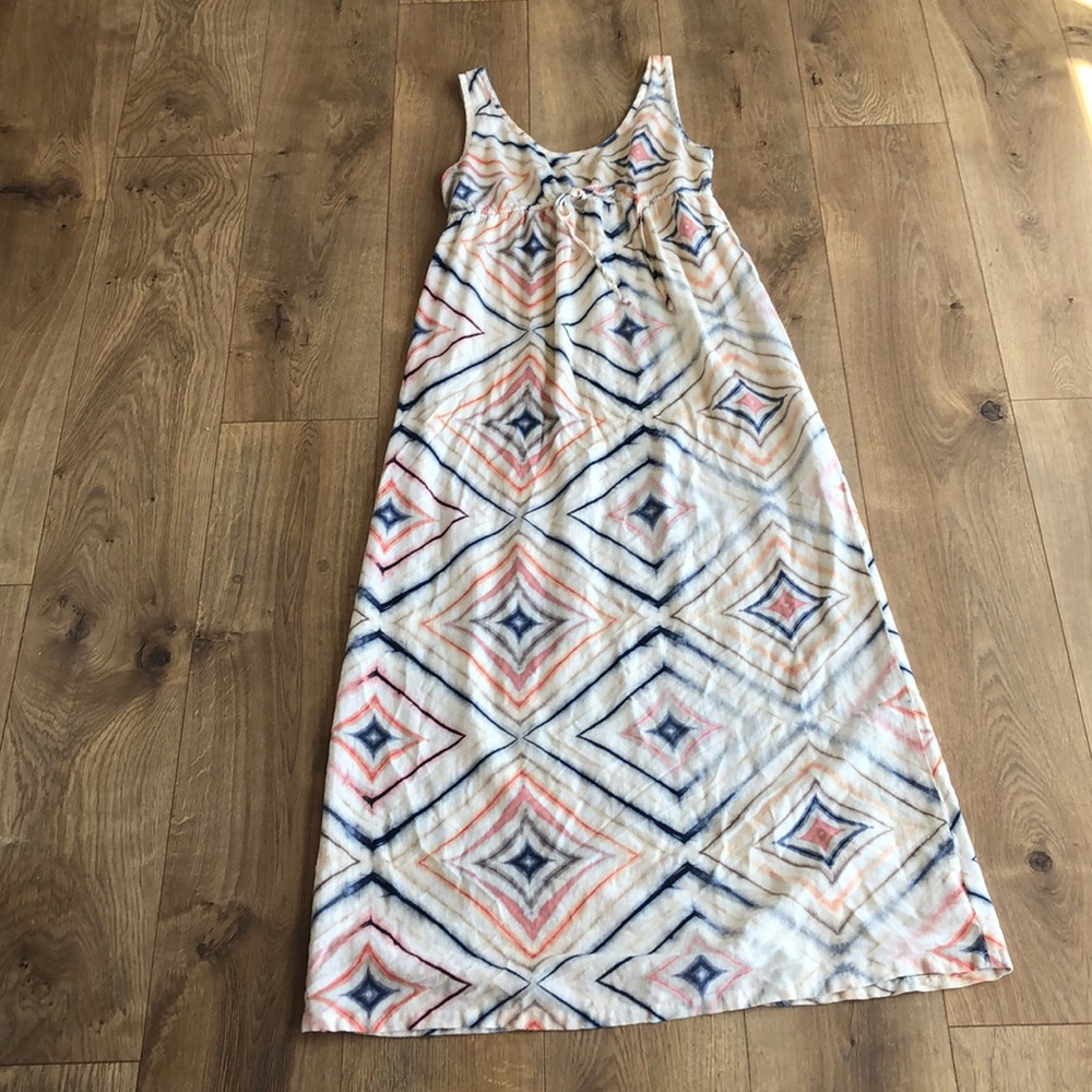 Adorable maternity dress